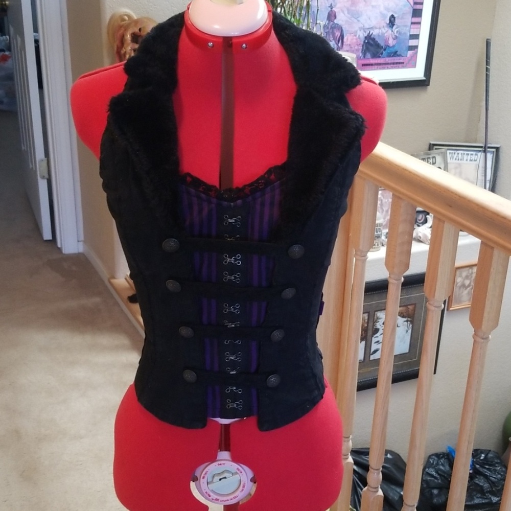 Tripp halter top